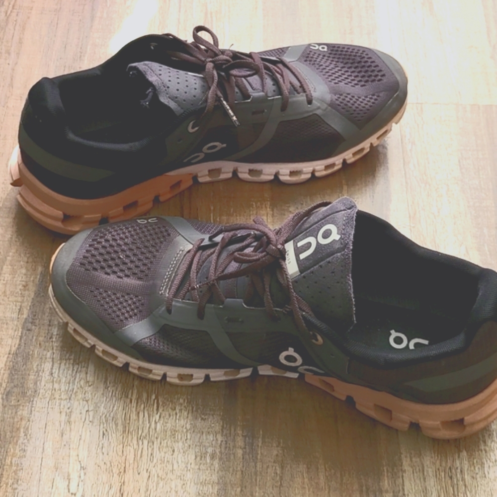On Cloudflow women's Sneakers rose rock Size 10